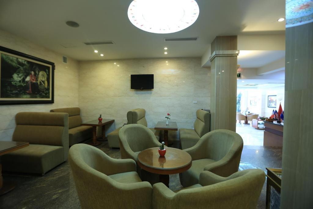 Moon View Hotel - 65 Cua Bac - By Bay Luxury Hanoi Exterior photo
